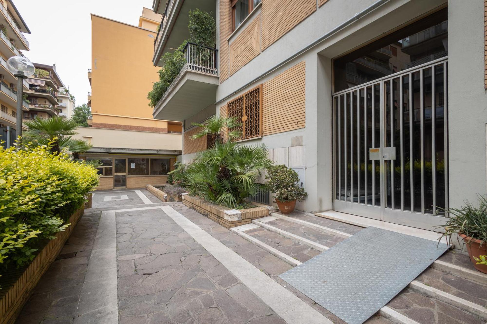 La Dimora Del Vagamondo - Ingresso In Comune Apartamento Roma